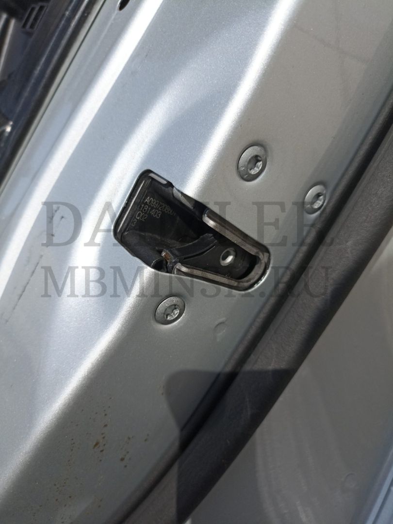 замок двери передней правой Mercedes-Benz CLS AMG C257 2018, 2.9 л., OM 656.929, дизель, АКПП, A0997208601 - фото №1