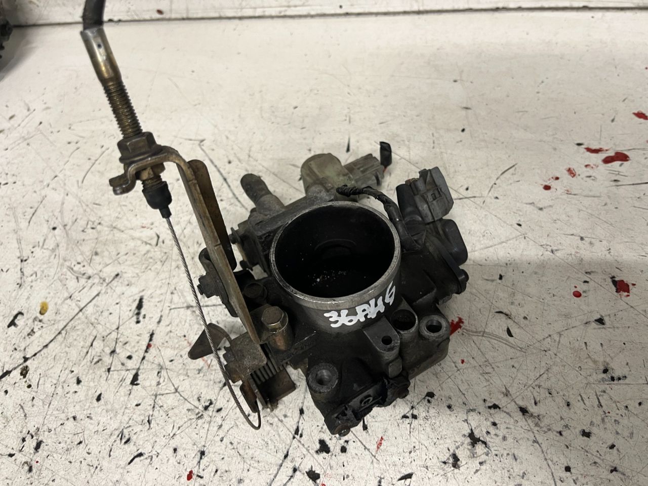 заслонка дроссельная Honda HR-V 1 поколение 2000, 1.6 л., i, D16W1, бензин, МКПП - фото №1