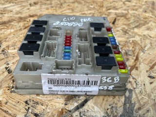 блок предохранителей Renault Clio 3 поколение 2007, 356231D