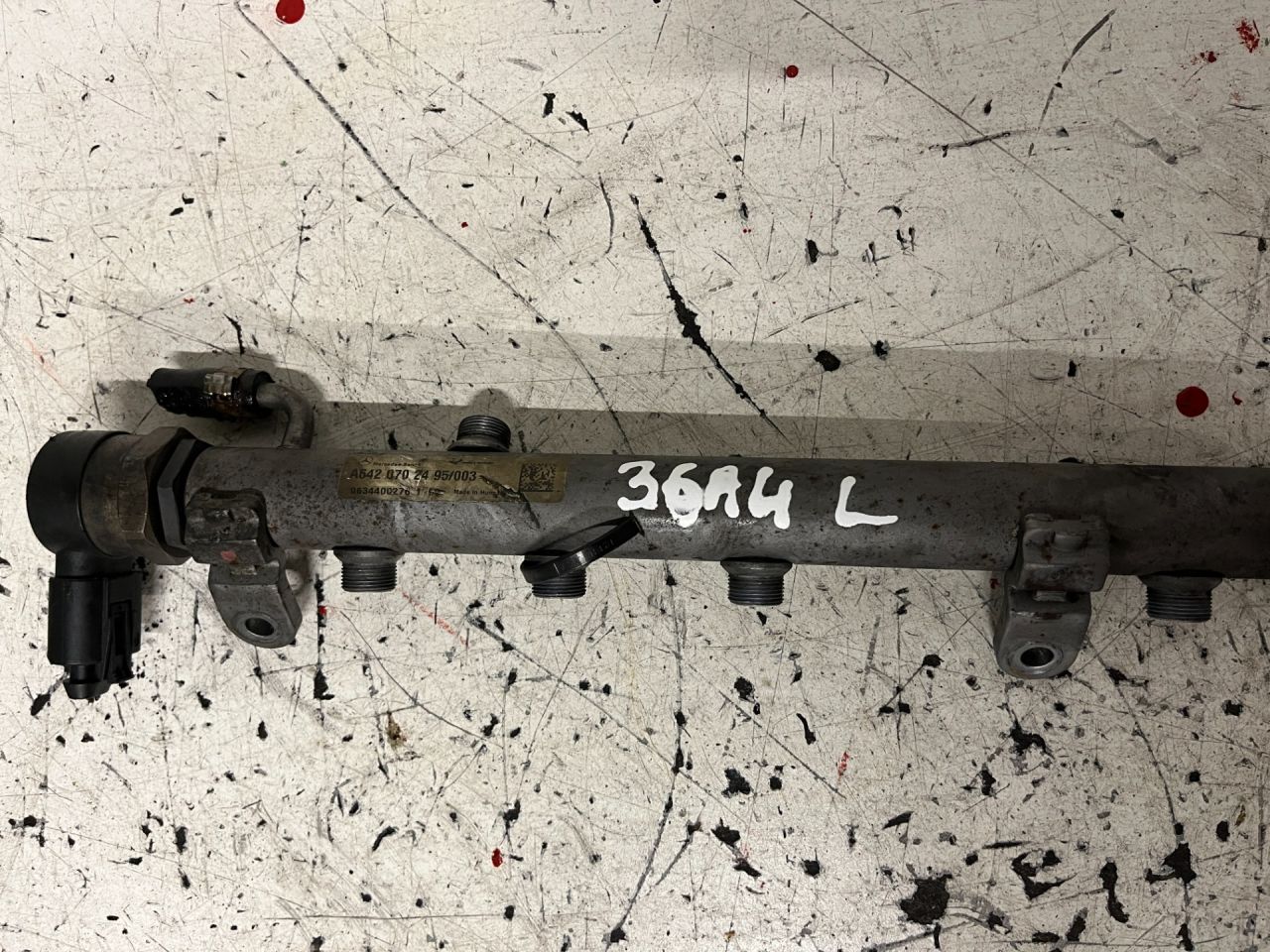 топливная рампа Mercedes-Benz S-Класс W221 2005, 3.0 л., CDi, OM 642.930, дизель, АКПП - фото №1