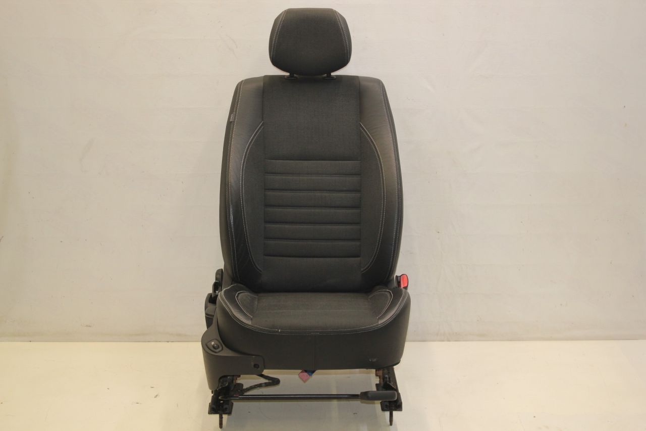 сиденье переднее Renault Laguna 3 поколение BT0/1 2008, 1.6 л., K4M 824, бензин, МКПП, серо-голубой, хетчбэк 5 дв., передний привод - фото №1