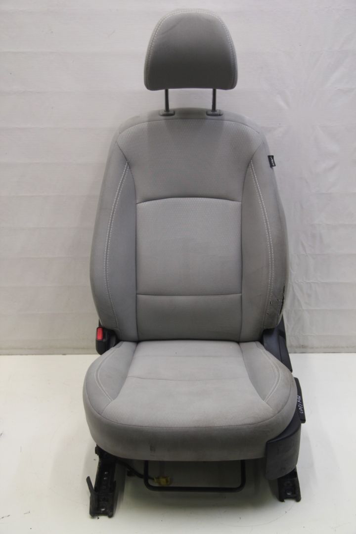 сиденье переднее Kia Optima 3 поколение TF 2013, 2.4 л., G4KJ, бензин, АКПП, серебро, седан, передний привод - фото №1