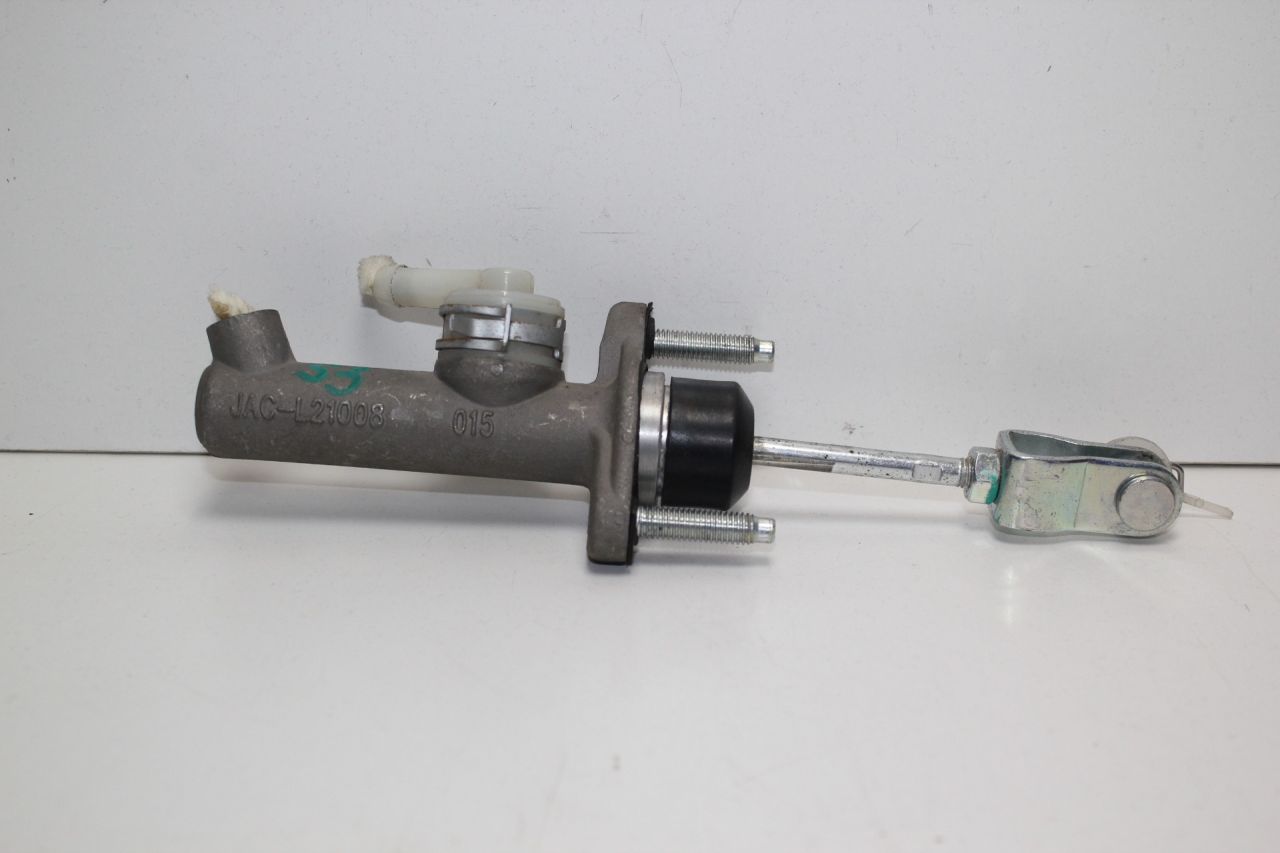 цилиндр сцепления главный JAC S3 1 поколение 2019, 1.6 л., бензин, МКПП, серебристый, универсал, передний привод, 1608100U8510 - фото №1