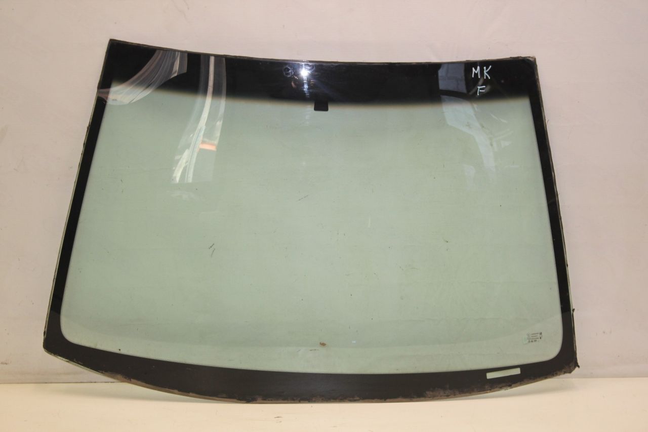 стекло лобовое Geely MK 1 поколение 2011, 1.5 л., MR479QA, бензин, МКПП, черный, седан, передний привод - фото №1