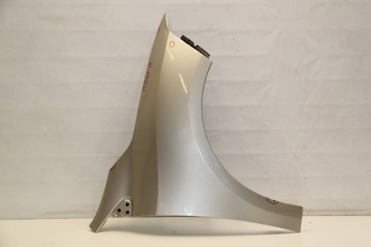 крыло переднее правое Renault Fluence 1 поколение L30R 2011, 1.6 л., K4M 839, бензин, АКПП, бежевый, седан, передний привод, 631007555R - фото №1