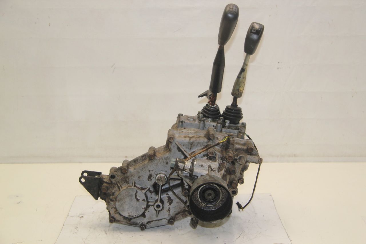 раздаточная коробка Derways Shuttle 1 поколение 2006, 2.4 л., 4G64-S4M, бензин, МКПП, бежевый, полный подключаемый привод - фото №1