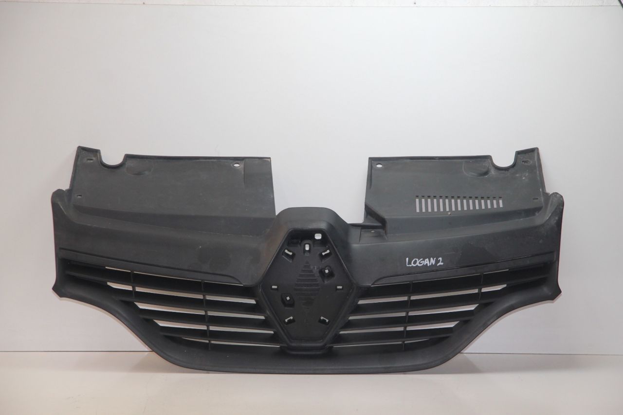 решетка радиатора Renault Logan 2 поколение L8 2016, 1.6 л., K4M 842, бензин, МКПП, белый, седан, 623107605R - фото №1