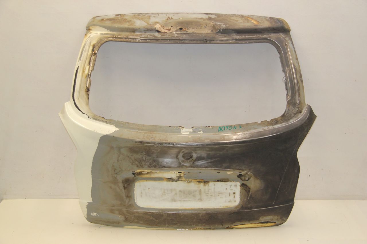 крышка багажника (дверь 3-5) SsangYong Actyon 2 поколение CK 2011, 2.0 л., D20DTF, дизель, МКПП, белый, хетчбэк 5 дв., передний привод - фото №1