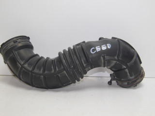 Гофра воздуховода Kia Ceed 1 поколение [рестайлинг] ED 2010, 1.6 л., G4FC, бензин, МКПП, красный, универсал, передний привод, 281381H050