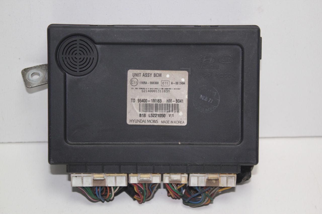 блок управления центральным замком Kia Cerato 2 поколение TD 2012, 1.6 л., G4FC, бензин, АКПП, серебристый, седан, передний привод, 954001M183 - фото №1