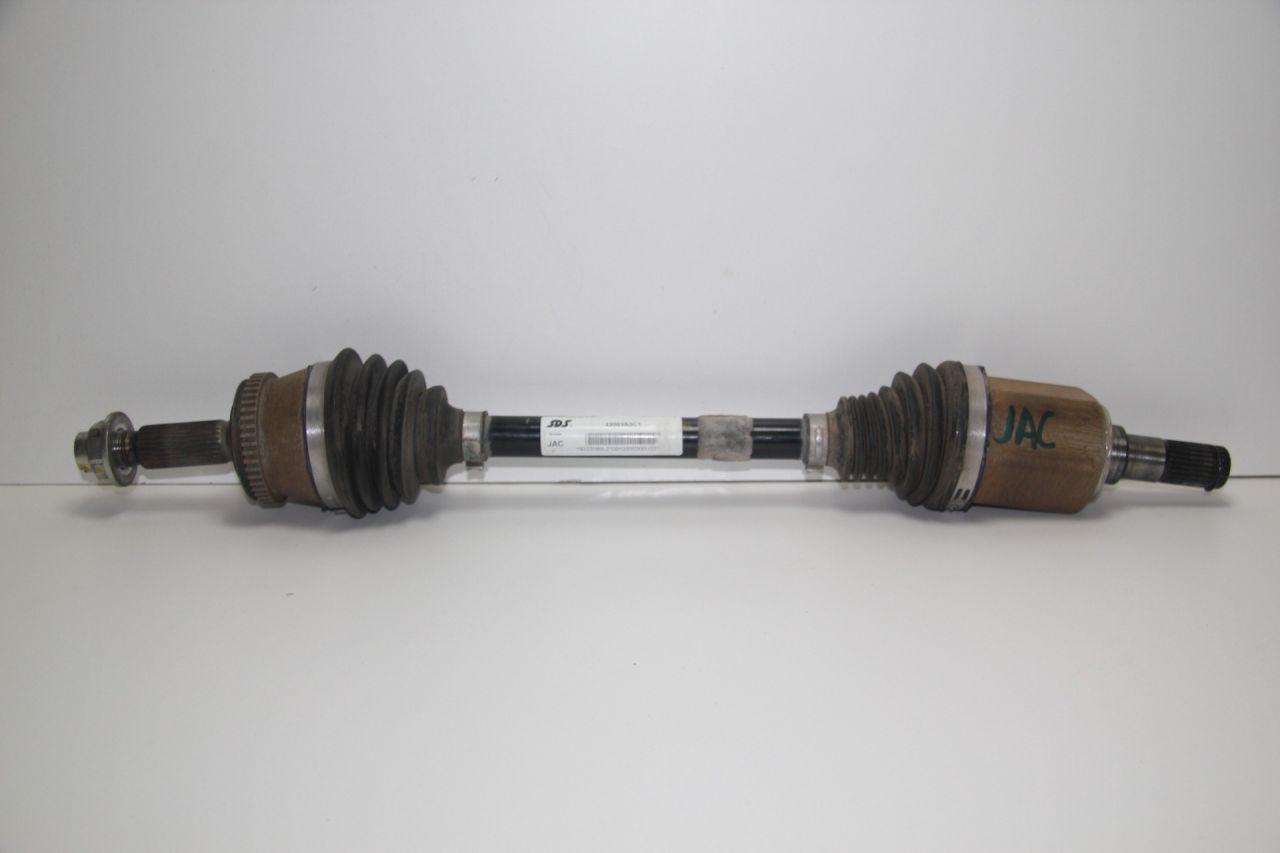 полуось передняя левая (приводной вал, ШРУС) JAC S3 1 поколение 2019, 1.6 л., бензин, МКПП, серебристый, универсал, передний привод, 22003S3C1 - фото №1