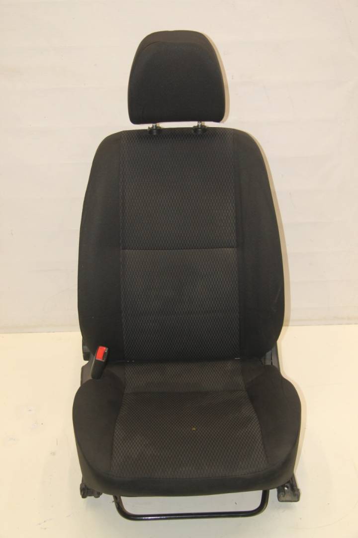 сиденье переднее Datsun mi-Do 1 поколение 2015, 1.6 л., VAZ-11186, бензин, МКПП, хетчбэк 5 дв. - фото №1
