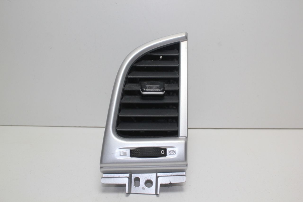 дефлектор обдува салона JAC S3 1 поколение 2019, 1.6 л., бензин, МКПП, серебристый, универсал, передний привод, 5306850U2210 - фото №1