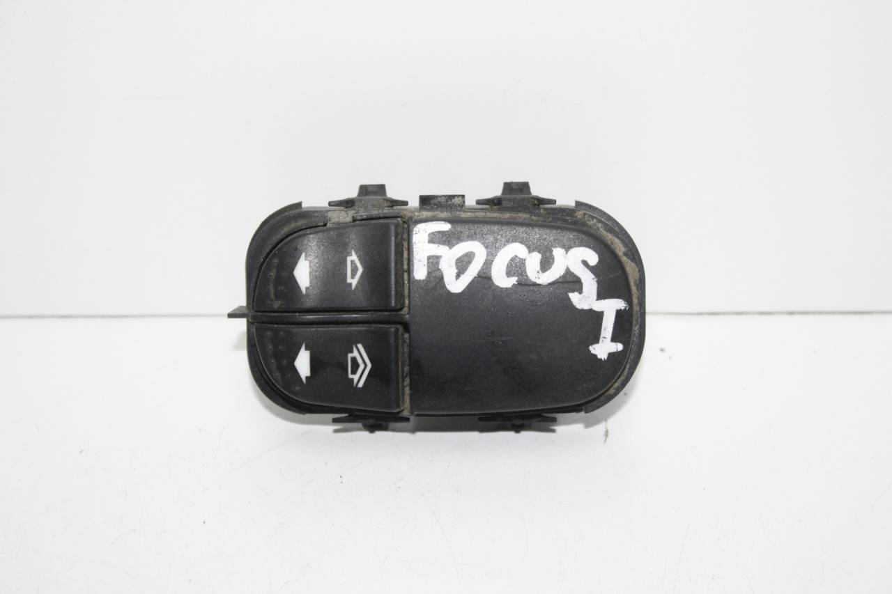 блок управления стеклоподъемниками Ford Focus 1 поколение BK 2000, 1.8 л., EYDE, бензин, МКПП, красный, седан, передний привод, YS4T14529AA - фото №1