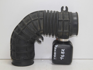 Гофра воздуховода Chevrolet Tracker 2 поколение 2000, 2.0 л., J20A, бензин, АКПП, черный, полный подключаемый привод, 30020658