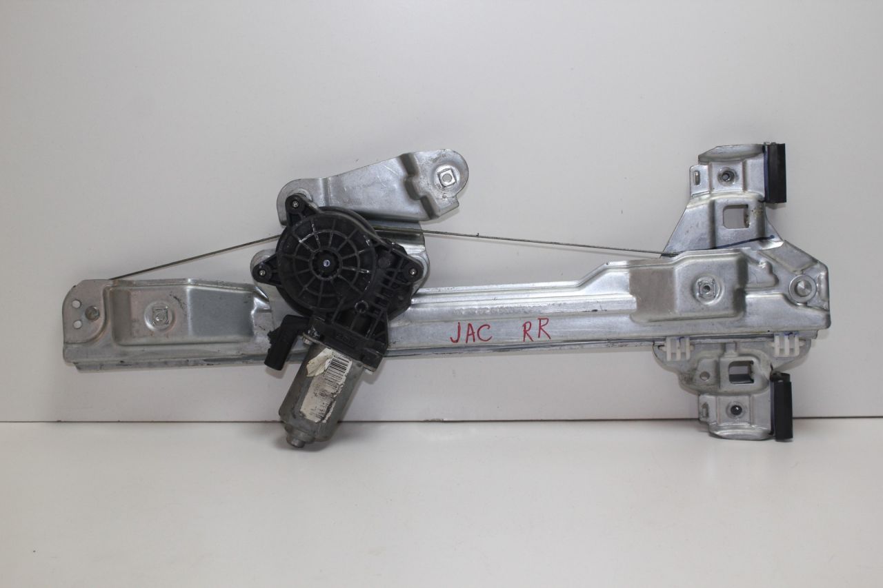 стеклоподъемник задний правый JAC S3 1 поколение 2019, 1.6 л., бензин, МКПП, серебристый, универсал, передний привод, 6204210U2210 - фото №1