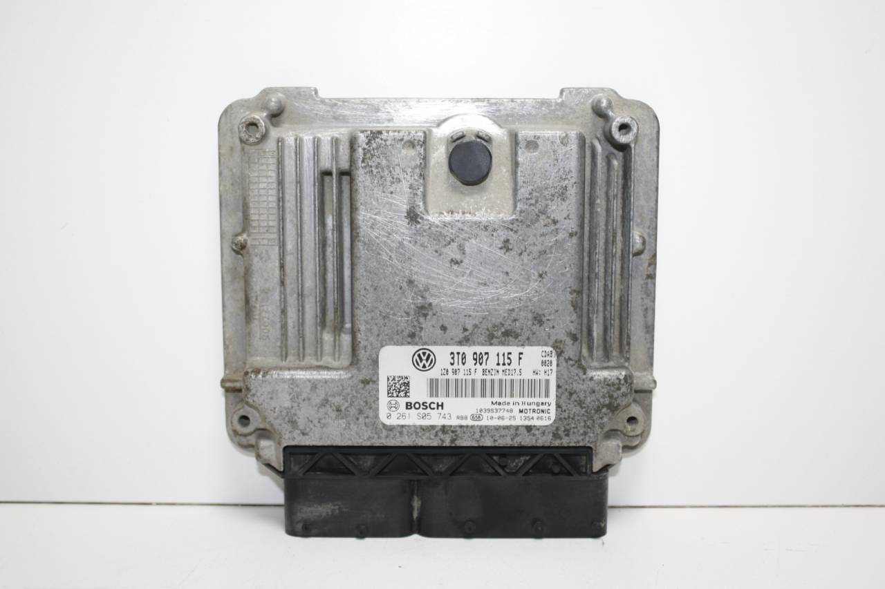 блок управления двигателем Skoda Superb 2 поколение 3T5 2010, 1.8 л., CDAB, бензин, АКПП, черный, лифтбэк, передний привод, 3T0907115F - фото №1