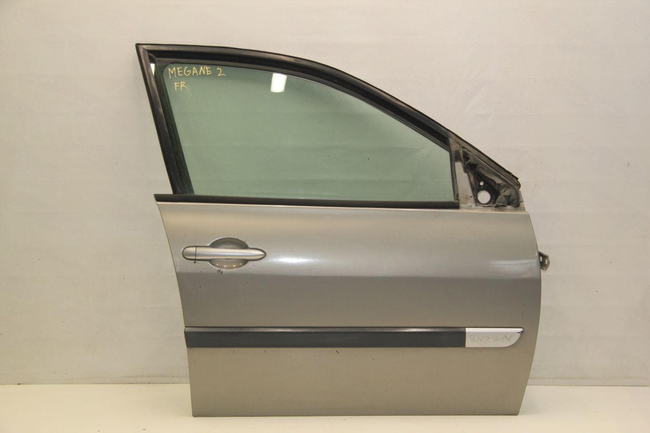 дверь передняя правая Renault Megane 2 поколение B9A 2005, 1.6 л., K4M 761, бензин, АКПП, седан - фото №1