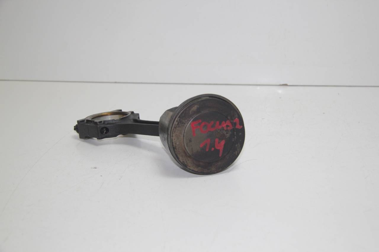 поршень Ford Focus 2 поколение CB4 2007, 1.4 л., ASDA, бензин, МКПП, черный, хетчбэк 5 дв. - фото №1