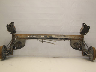 балка подвески задняя Renault Logan 2 поколение [рестайлинг] 2018, 1.6 л., K4M 842, бензин, АКПП, белый, седан, передний привод, 555016932R