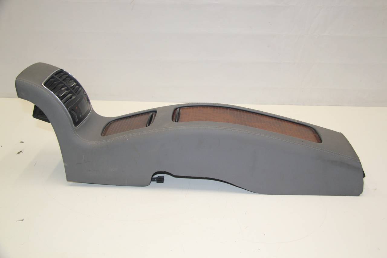 консоль салона Mercedes-Benz CLS-Класс C219 2004, 3.5 л., M272 E35, бензин, АКПП, бежевый, седан, задний привод - фото №1