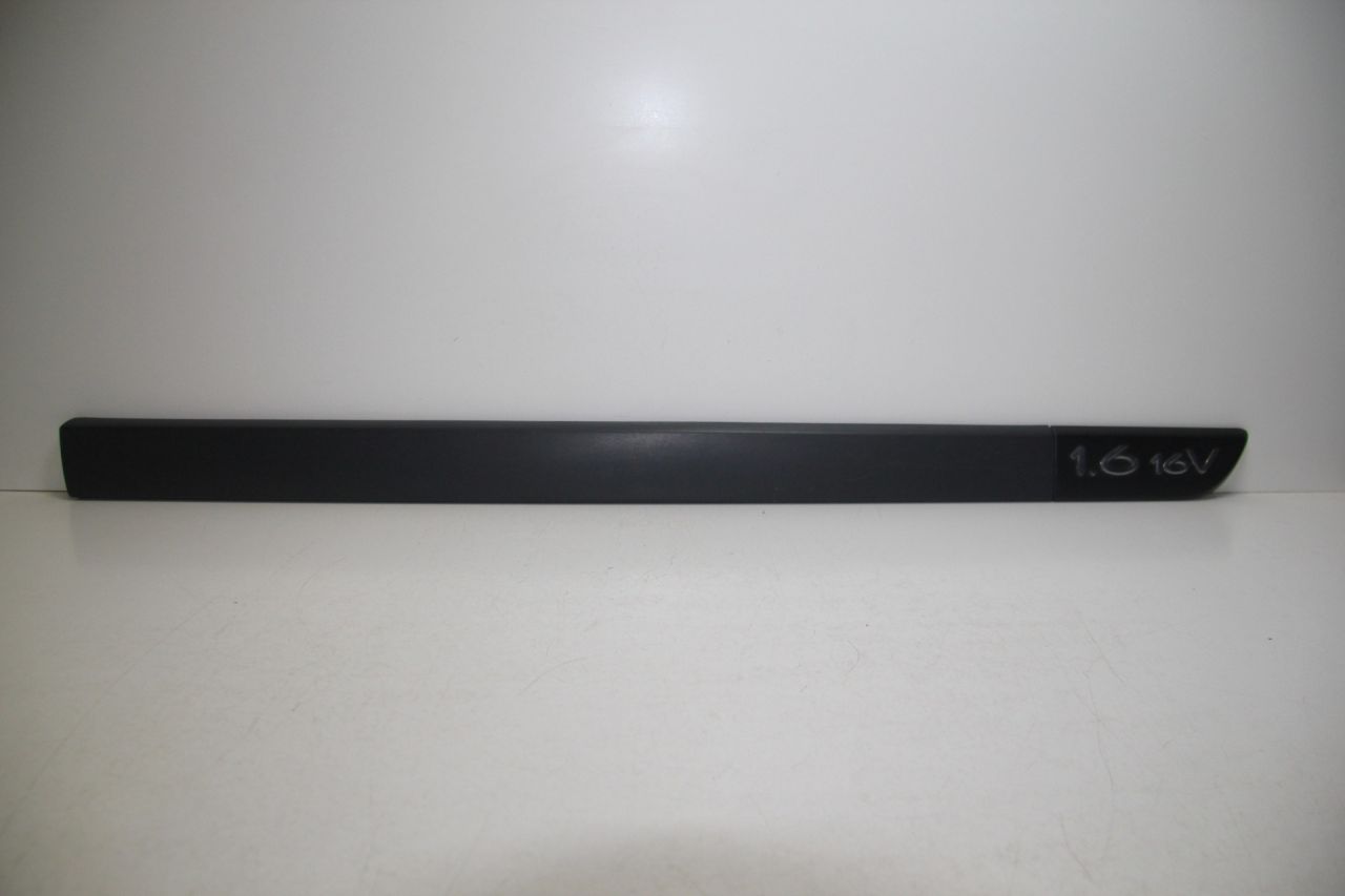 молдинг двери передней правой Renault Scenic 2 поколение JM1B 2006, 1.6 л., K4M D 812, бензин, МКПП, светло-серо-голубой, передний привод, 8200136734 - фото №1