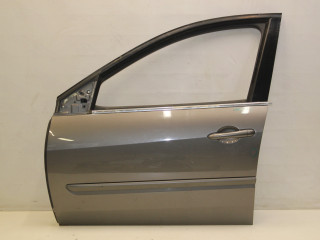 дверь передняя левая Renault Laguna 3 поколение BT0/1 2008, 1.6 л., K4M 824, бензин, МКПП, серо-голубой, хетчбэк 5 дв., передний привод