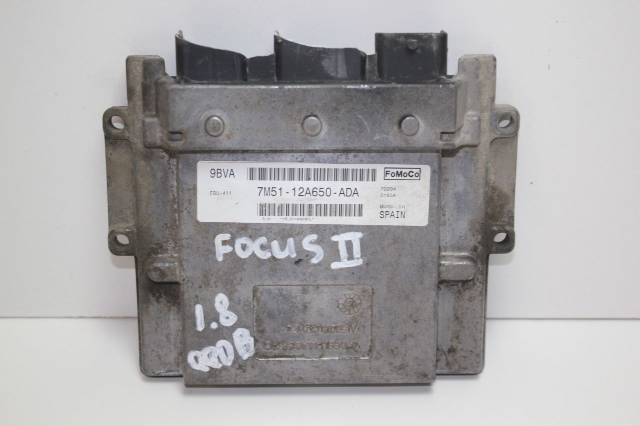 блок управления двигателем Ford Focus 2 поколение 2007, 1.8 л., QQDB, бензин, МКПП, черный, седан, передний привод, 7M5112A650ADA - фото №1