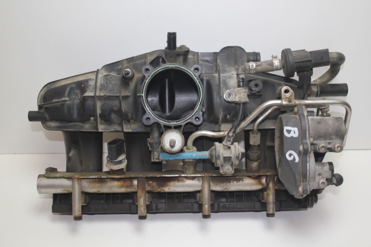 коллектор впускной Volkswagen Passat B6 3C5 2008, 2.0 л., BPY, бензин, АКПП, серебристый, универсал, передний привод, 06133185 - фото №1