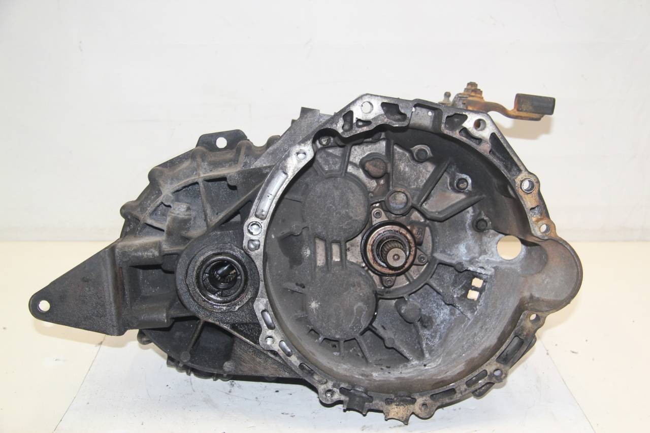 КПП механическая (МКПП) SsangYong Actyon 2 поколение CK 2011, 2.0 л., D20DTF, дизель, МКПП, белый, хетчбэк 5 дв., передний привод, 3102034000 - фото №1