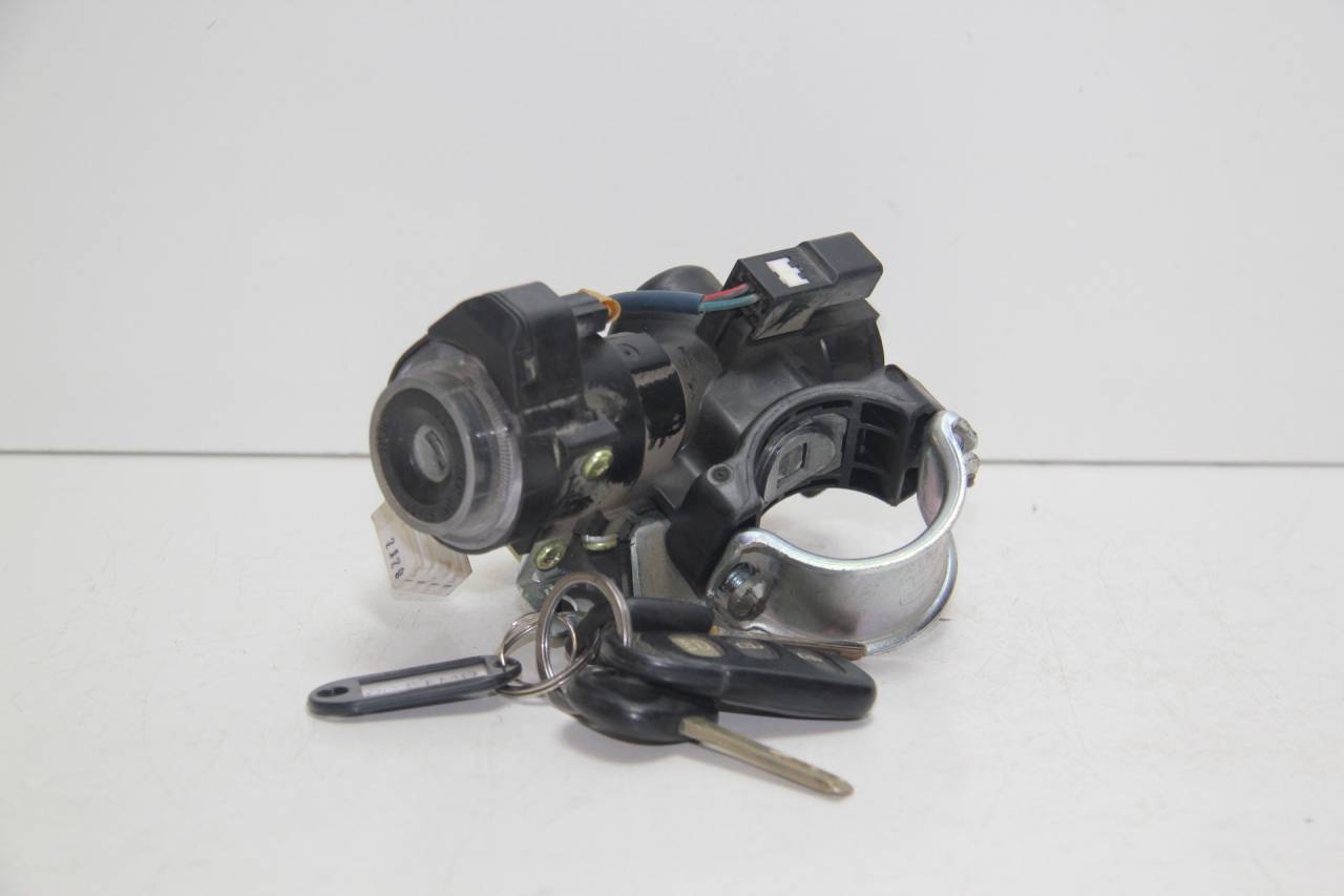 замок зажигания Kia Optima 3 поколение TF 2013, 2.4 л., G4KJ, бензин, АКПП, серебро, седан, передний привод - фото №1