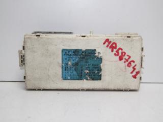 блок комфорта Mitsubishi Lancer Cedia 9 поколение CS2A 2001, 1.6 л., 4G18, бензин, вариатор, синий, седан, передний привод, правый руль, MR587641