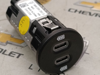 разъем AUX / USB Porsche Macan 1 поколение [рестайлинг] 2020, 2.9 л., бензин, АКПП, 95B035252G