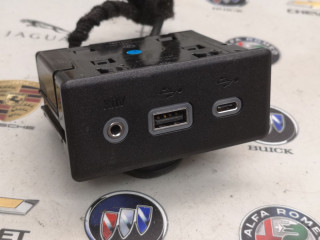 разъем AUX / USB Chevrolet Equinox 3 поколение 2020, 1.5 л., бензин, АКПП, 13529865