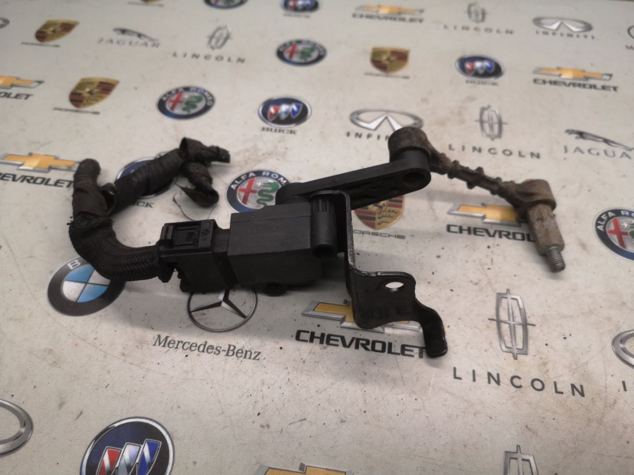 датчик дорожного просвета Land Rover Range Rover Velar 1 поколение 2020, GX73C279AA - фото №1