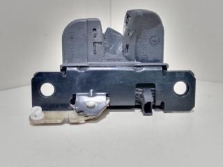замок багажника Volkswagen Passat B5 1998, 3V9827505