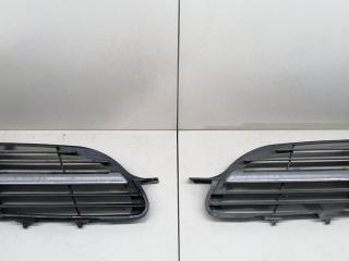 решетка радиатора Nissan Almera Tino V10 2002, 2.2 л., DCi, дизель, 5МКПП, серебристый, минивэн, передний привод