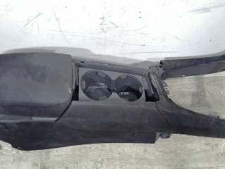 подлокотник Volvo S60 1 поколение 2001, 2.4 л., B 5244 T3, бензин, АКПП, черный, седан