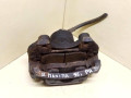 скоба суппорта Nissan Maxima A32 1996 - фото №2