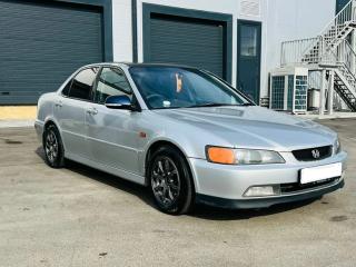 стекло двери передней правой Honda Accord 6 поколение 2001