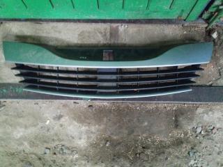 решетка радиатора Peugeot 407 1 поколение 2005, 2.0 л., RHR (DW10BTED4), дизель, МКПП, серебро, универсал, передний привод