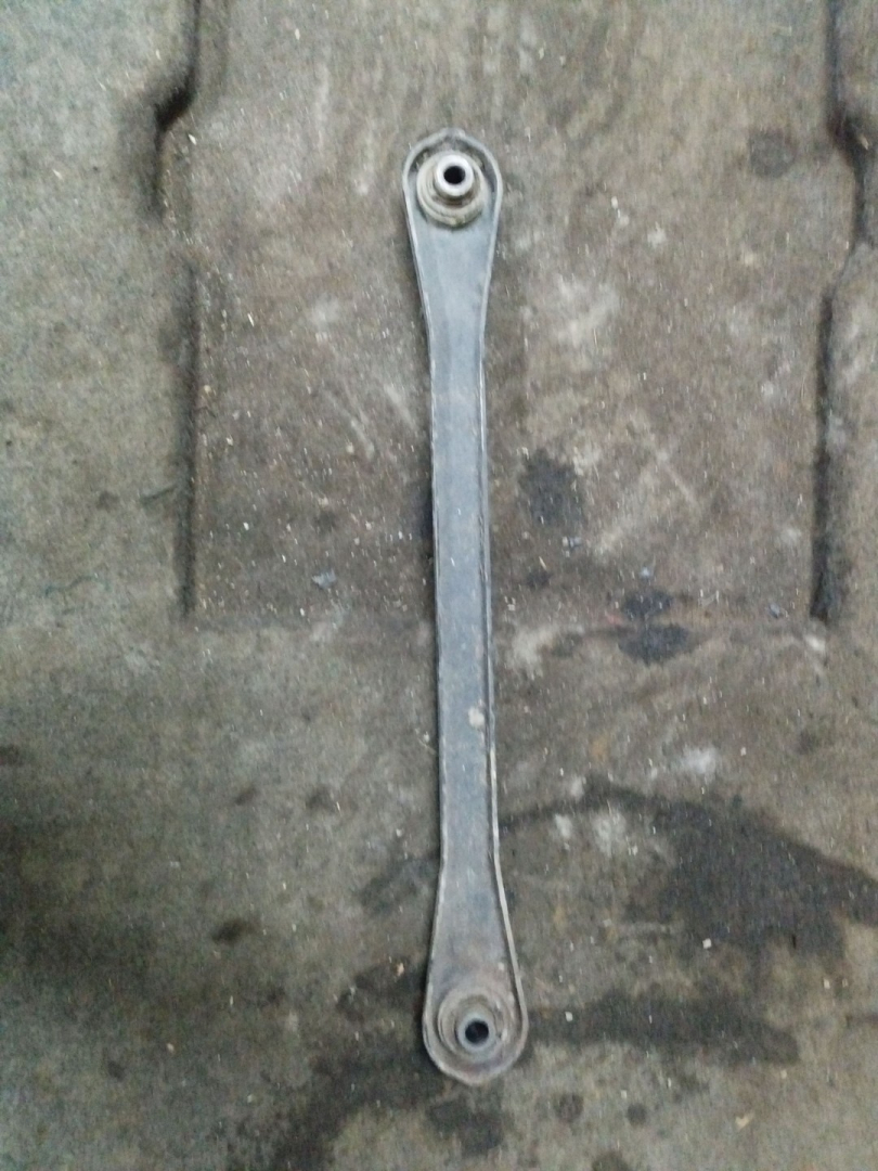 рычаг задний правый Peugeot 407 1 поколение 2005, 2.0 л., RHR (DW10BTED4), дизель, МКПП, серебро, универсал, передний привод - фото №1
