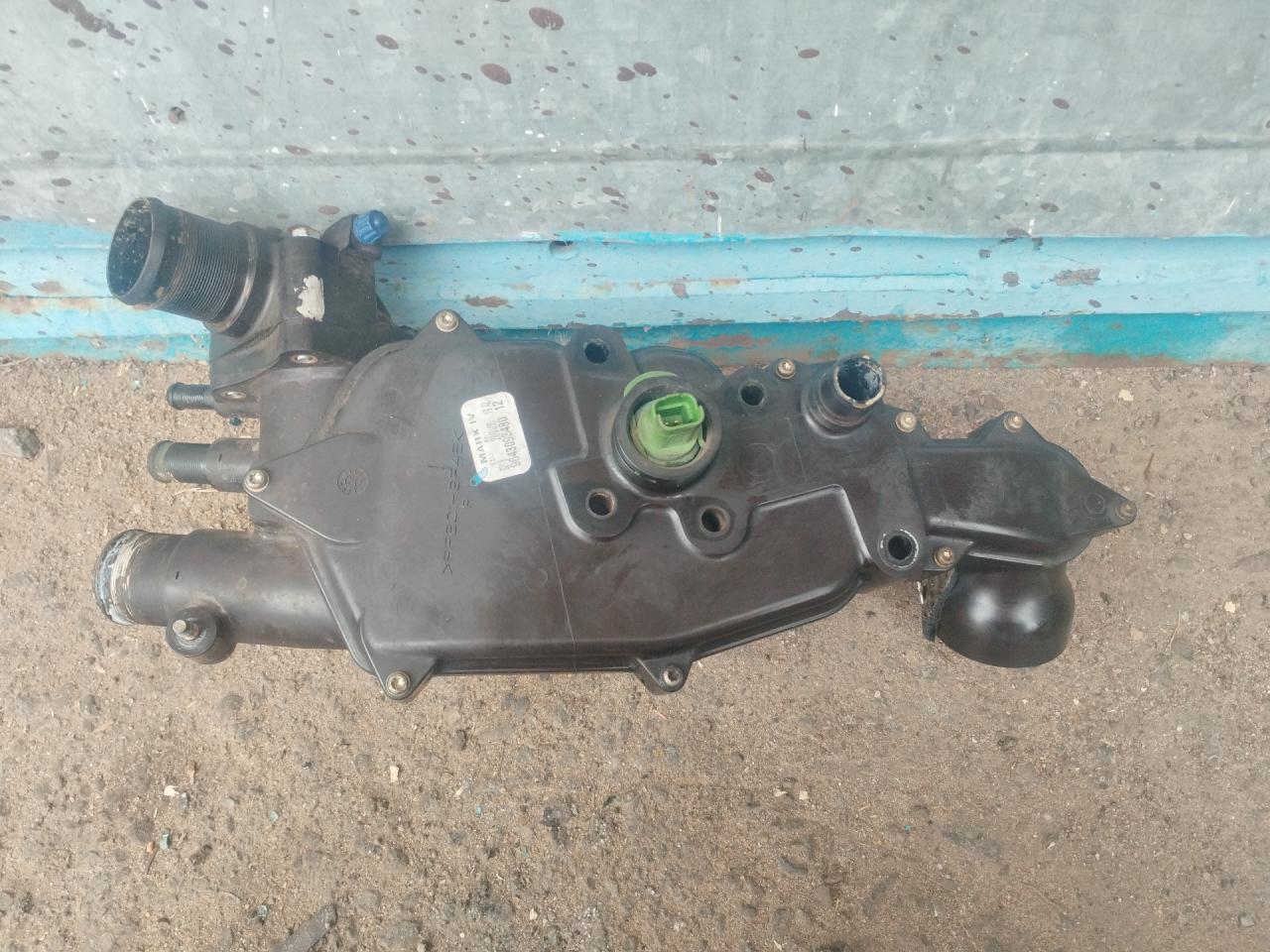 корпус термостата Fiat Ulysse 2 поколение (2002 - 2010), 2.0 л., RHW (DW10ATED4), дизель, 9643093480 - фото №1