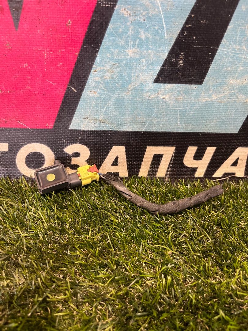 датчик удара Volkswagen Tiguan 2 поколение 2020, 2.0 л., бензин, АКПП, внедорожник 5 дв., 5Q0959651B - фото №1