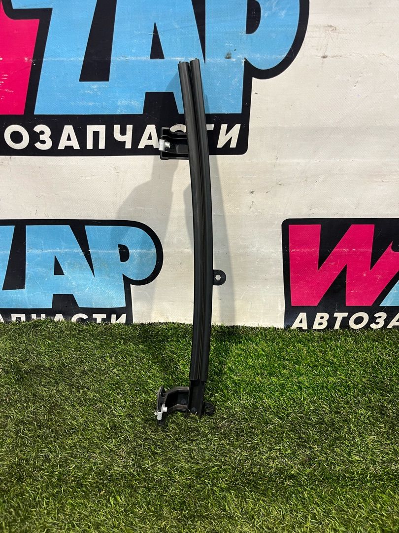 направляющая стекла Buick Encore GX 1 поколение 2021, 1.3 л., бензин, АКПП, внедорожник 5 дв., передний привод - фото №1