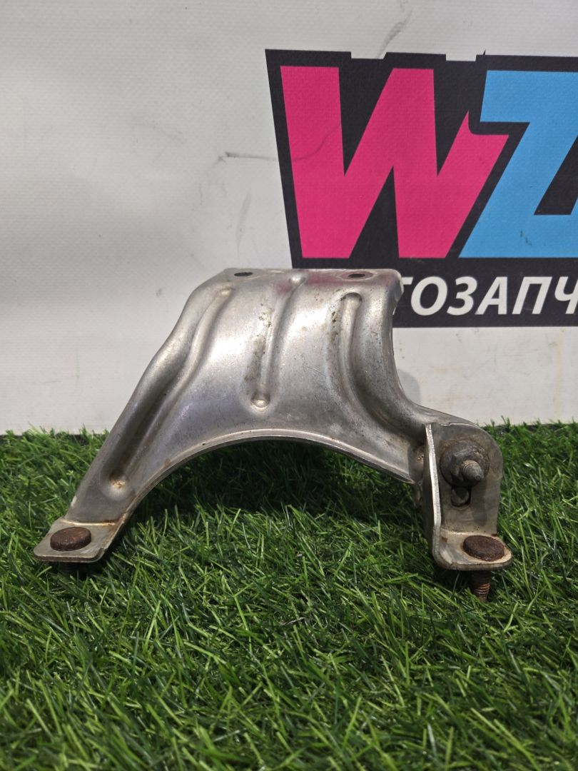 кронштейн глушителя Volkswagen Jetta 7 поколение 2019, 1.4 л., бензин, АКПП, седан, передний привод, 5Q0253461 - фото №1