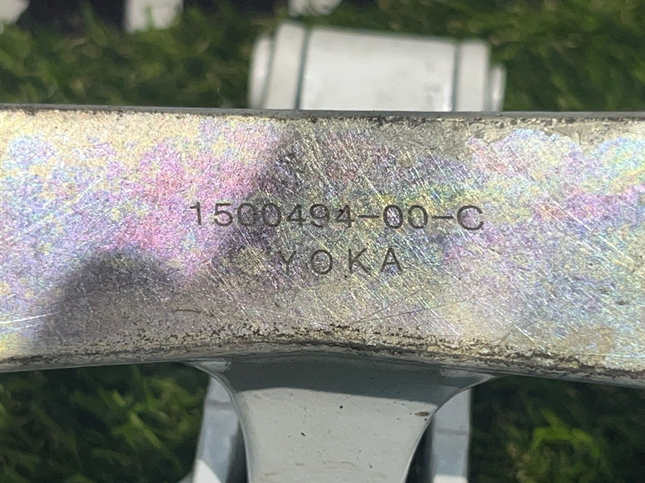 петля крышки багажника Tesla Model Y 1 поколение 2022, электро, белый, 1500494-00-C - фото №1