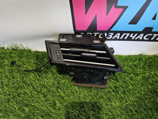 дефлектор обдува салона Volkswagen Passat B8 2016, 2.0 л., дизель, универсал, передний привод, правый руль, 3G2819702