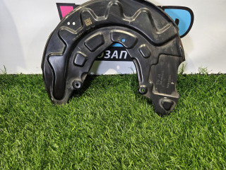 защитный кожух тормозного механизма Volkswagen Passat B8 2016, 2.0 л., дизель, универсал, передний привод, правый руль, 3Q0400054F