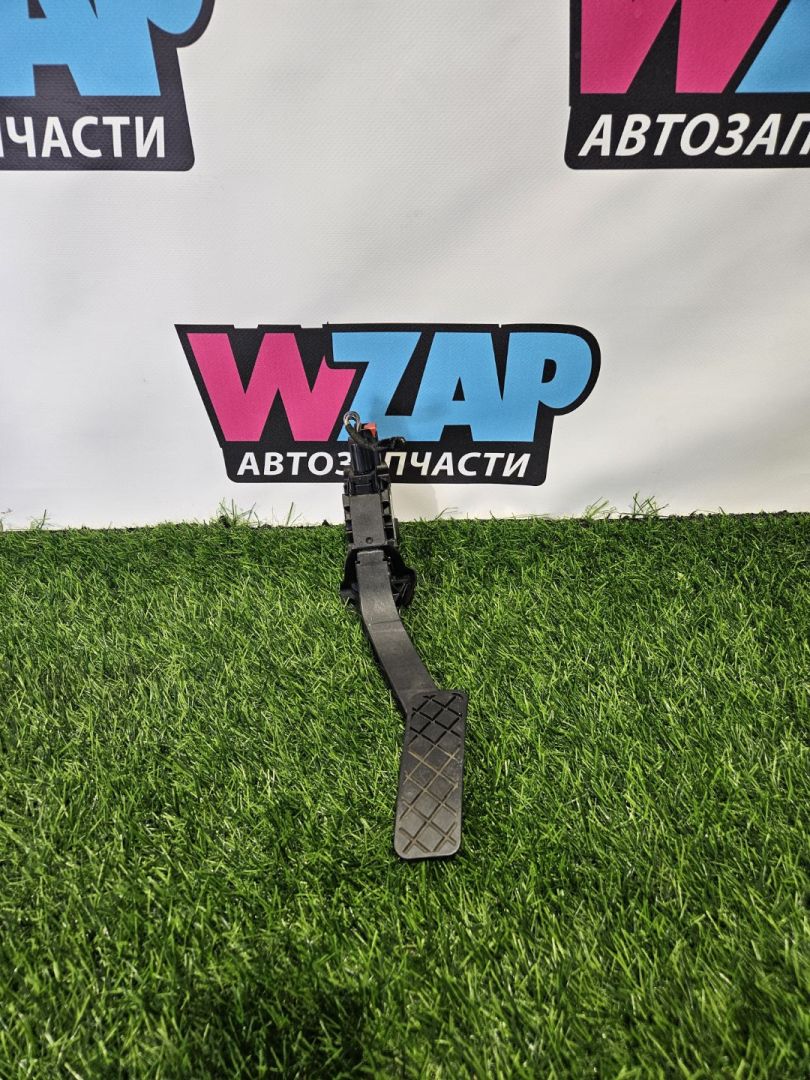 педаль Volkswagen Passat B8 2016, 2.0 л., дизель, универсал, передний привод, правый руль, 5Q2723503D - фото №1